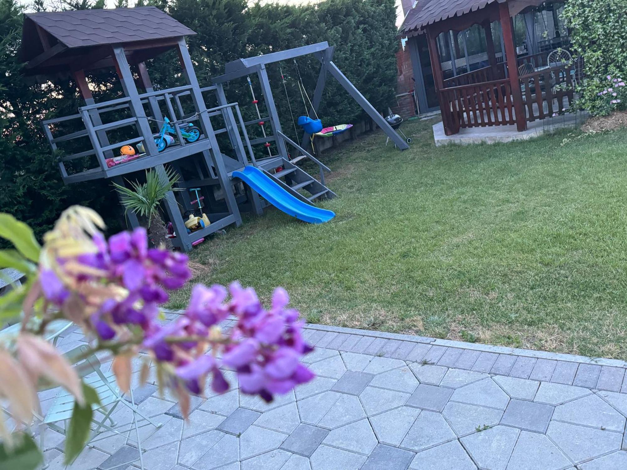Kunevain Guest House Lezhë エクステリア 写真