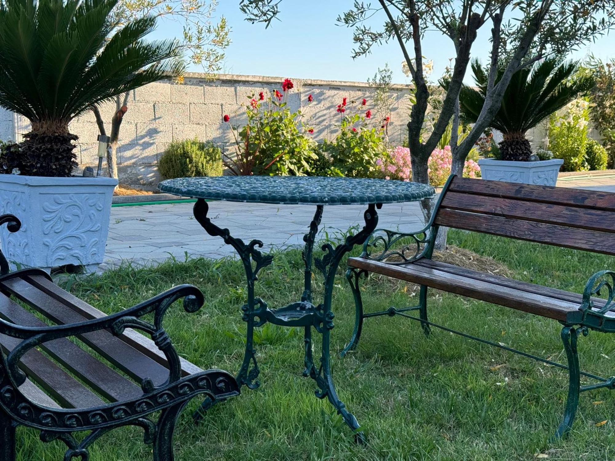 Kunevain Guest House Lezhë エクステリア 写真