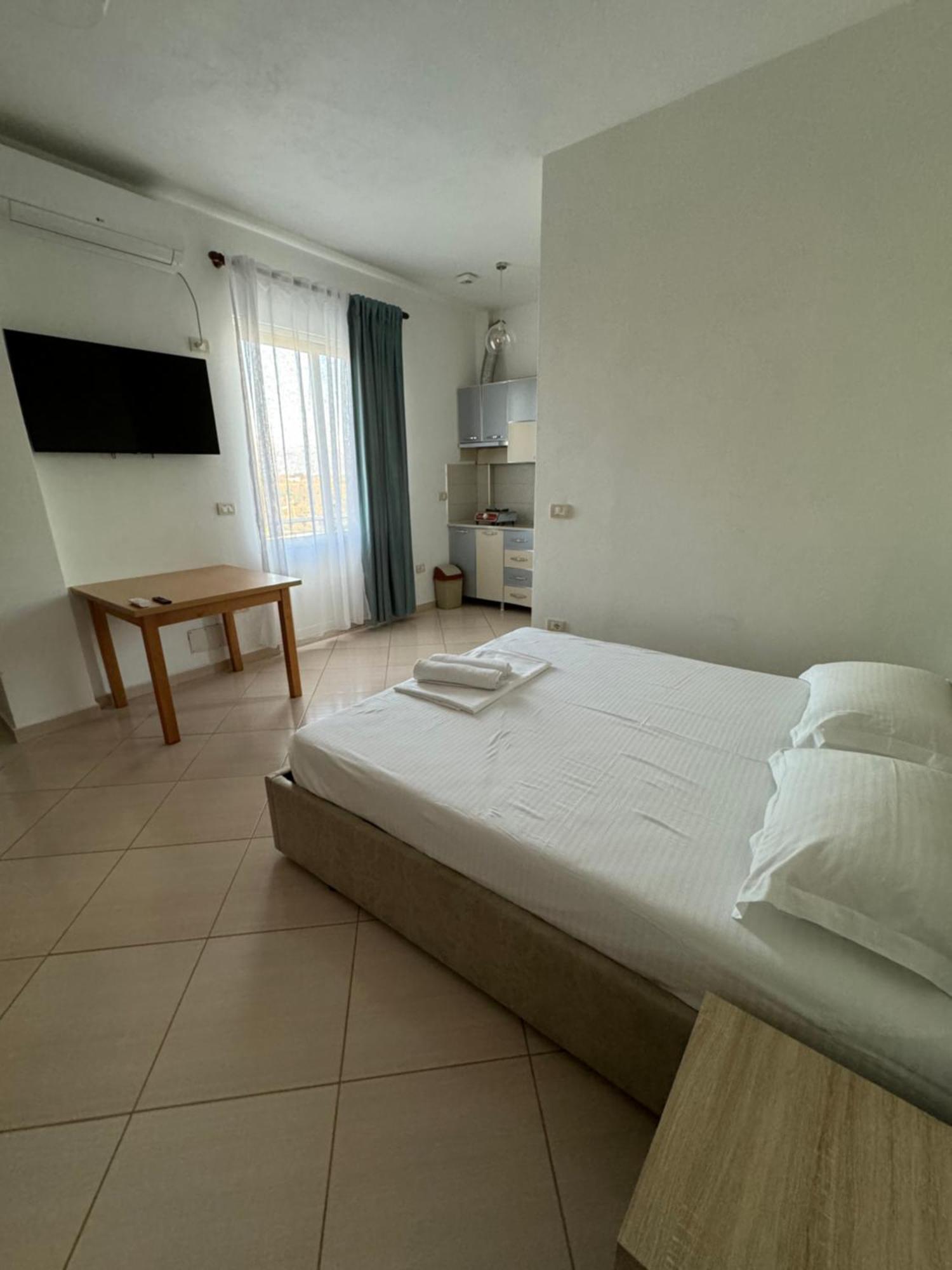 Kunevain Guest House Lezhë エクステリア 写真