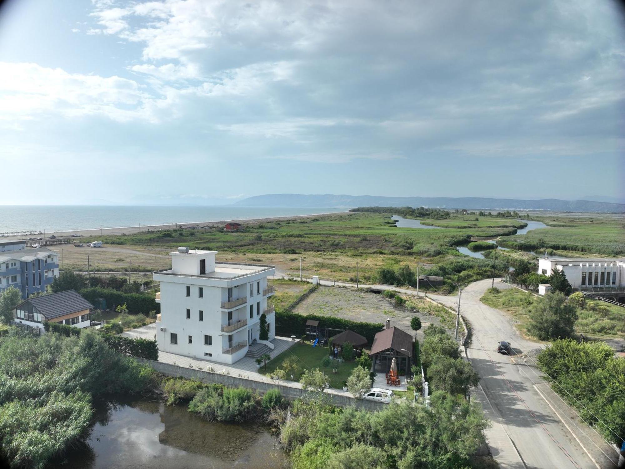 Kunevain Guest House Lezhë エクステリア 写真
