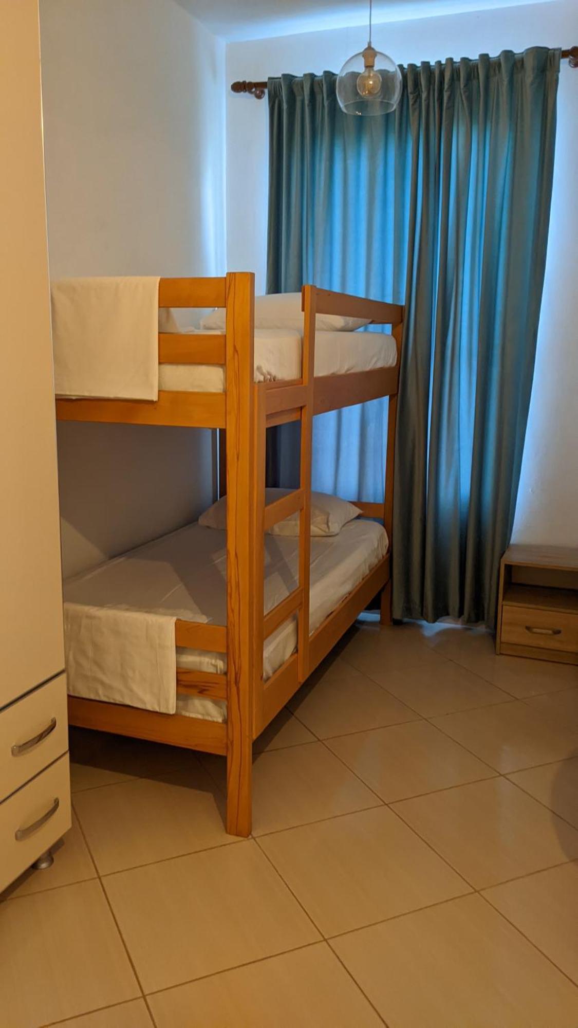 Kunevain Guest House Lezhë エクステリア 写真