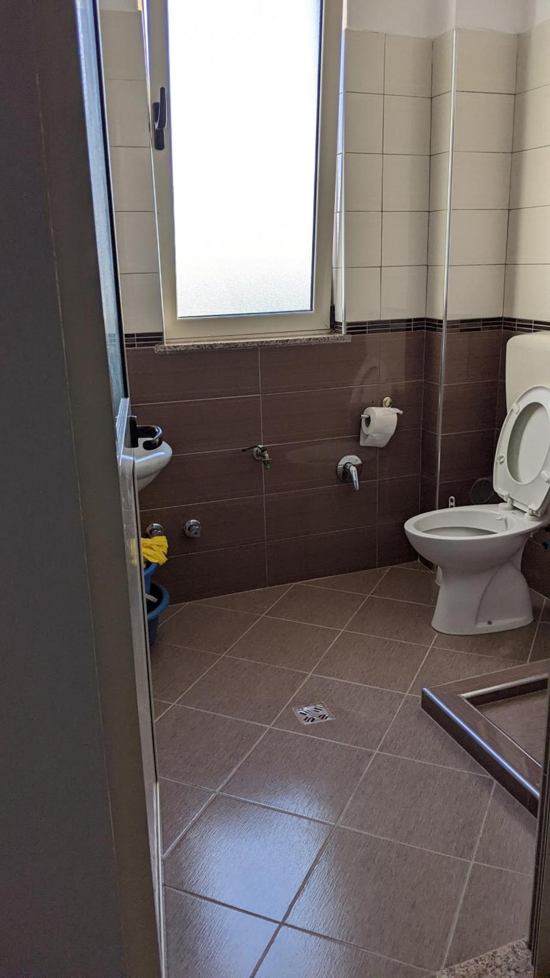 Kunevain Guest House Lezhë エクステリア 写真