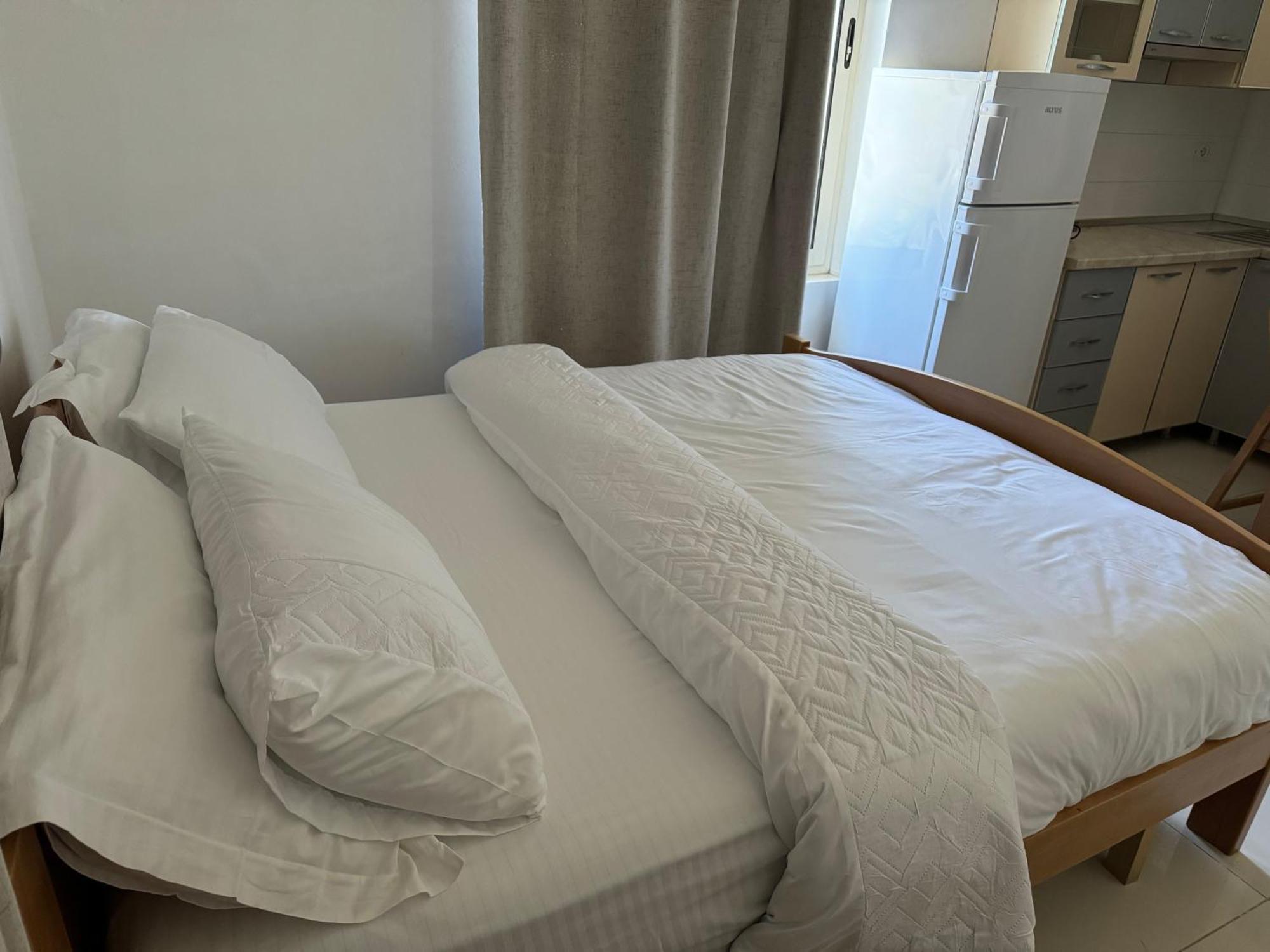 Kunevain Guest House Lezhë エクステリア 写真