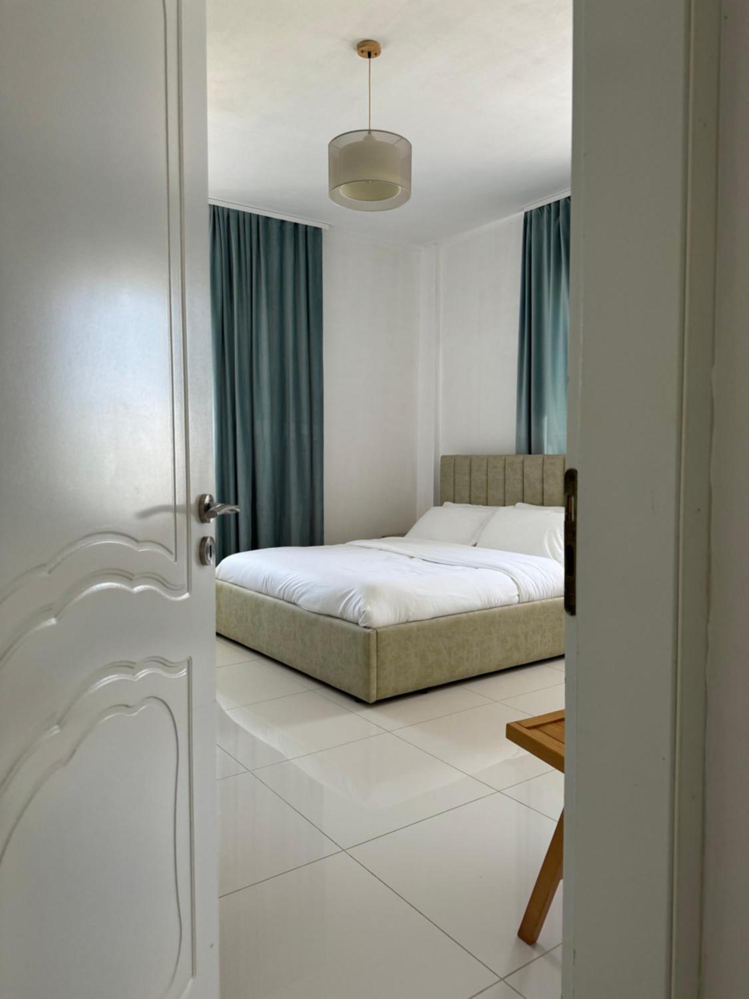 Kunevain Guest House Lezhë エクステリア 写真